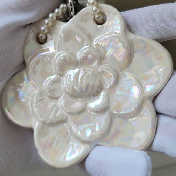 Necklace Iridescent Ceramic Flower Faux Pearl Necklace #0096 - Picture 13 of 14